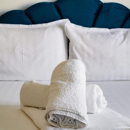 Luxury Suite Alezzi Beach Apartment Piscina Incalzita Sauna Jacuzzi Parking Năvodari Esterno foto