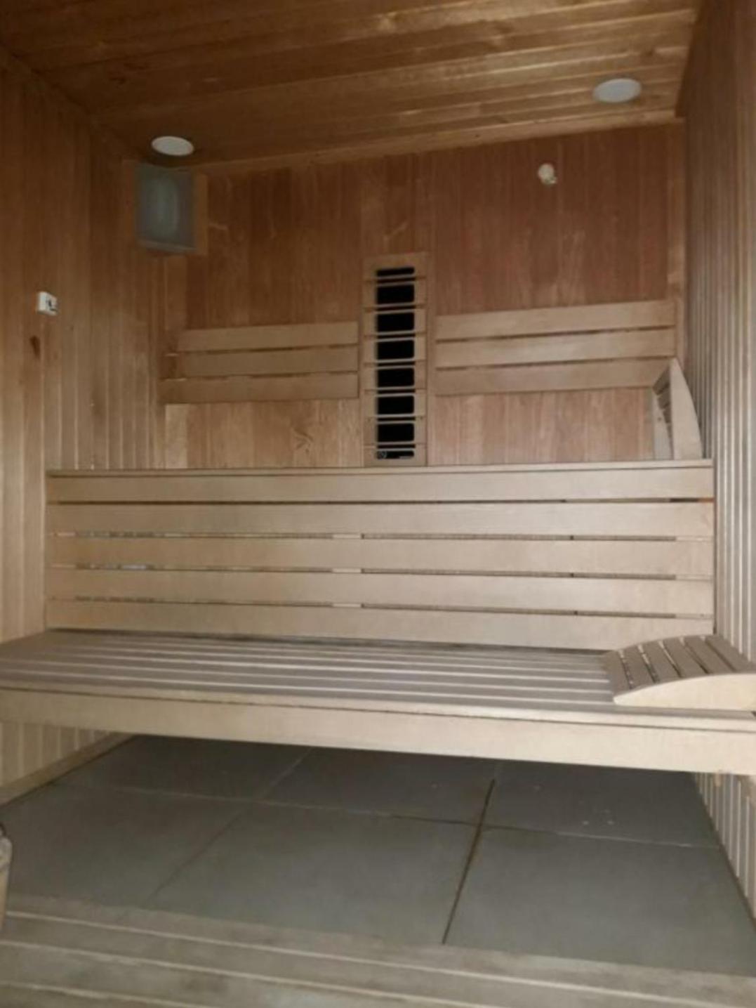 Luxury Suite Alezzi Beach Apartment Piscina Incalzita Sauna Jacuzzi Parking Năvodari Esterno foto