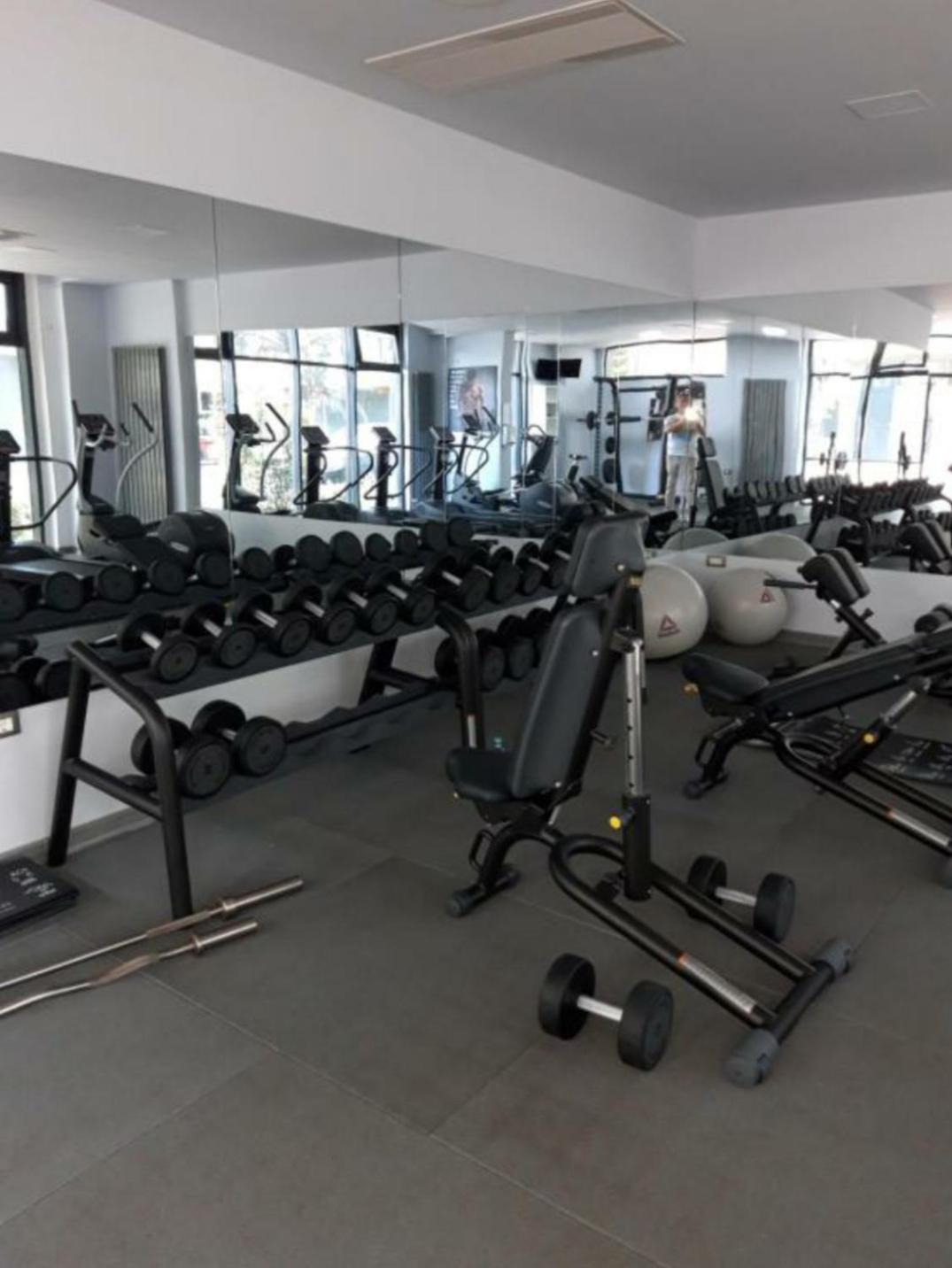 Luxury Suite Alezzi Beach Apartment Piscina Incalzita Sauna Jacuzzi Parking Năvodari Esterno foto