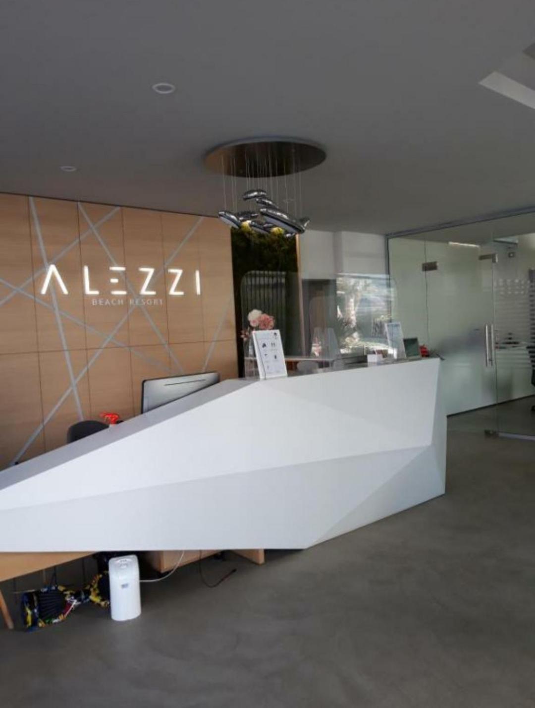 Luxury Suite Alezzi Beach Apartment Piscina Incalzita Sauna Jacuzzi Parking Năvodari Esterno foto