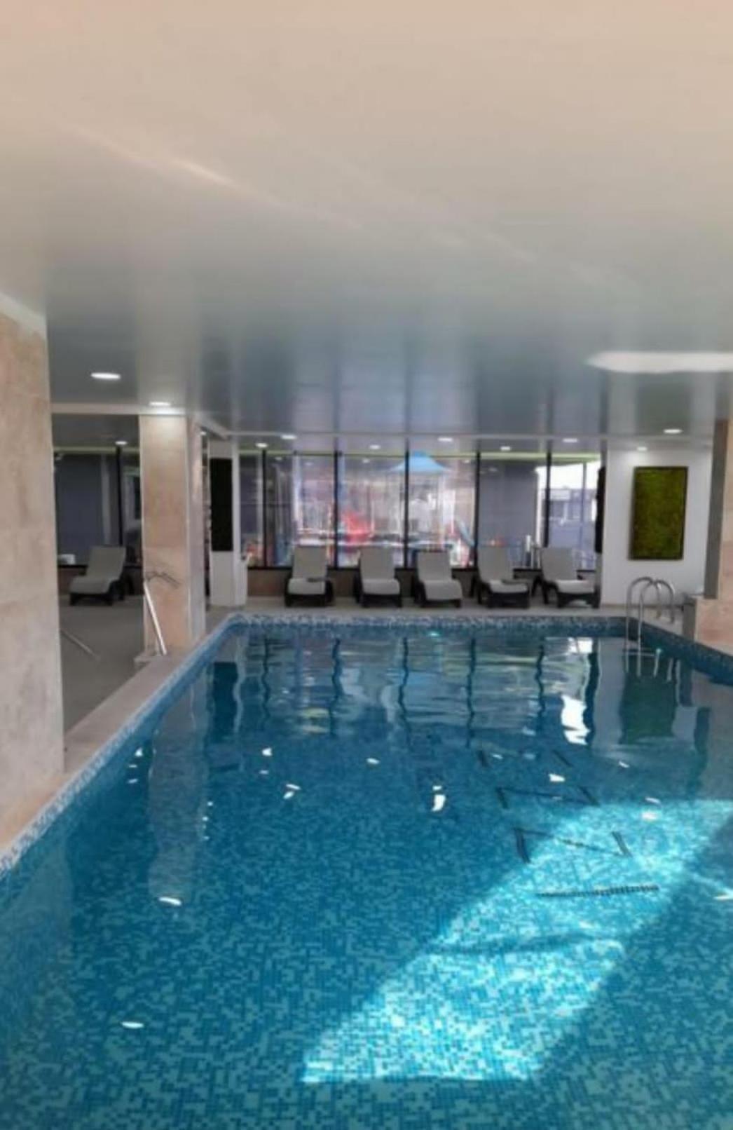 Luxury Suite Alezzi Beach Apartment Piscina Incalzita Sauna Jacuzzi Parking Năvodari Esterno foto